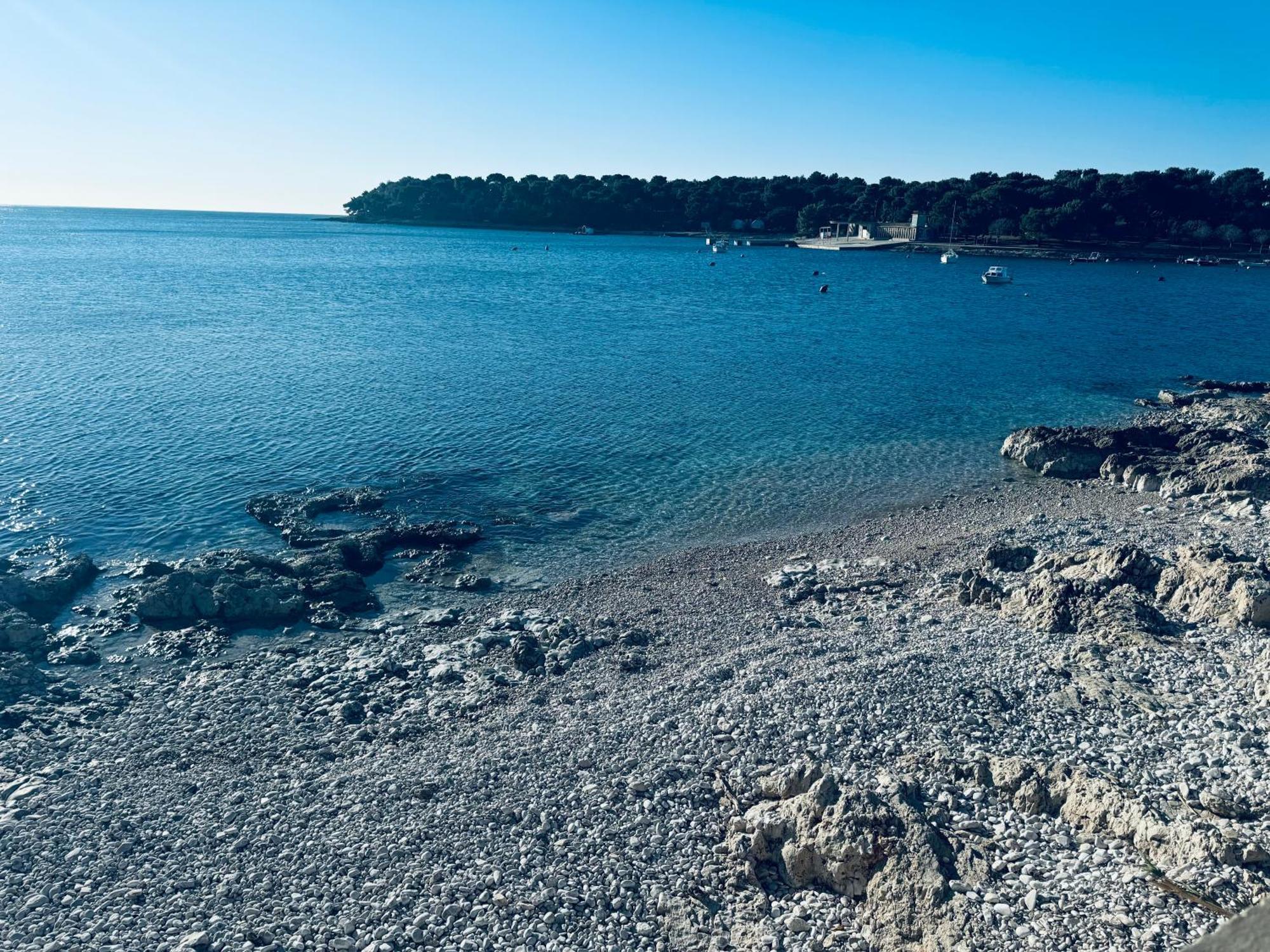 Divina V 150 Meters From The Pula